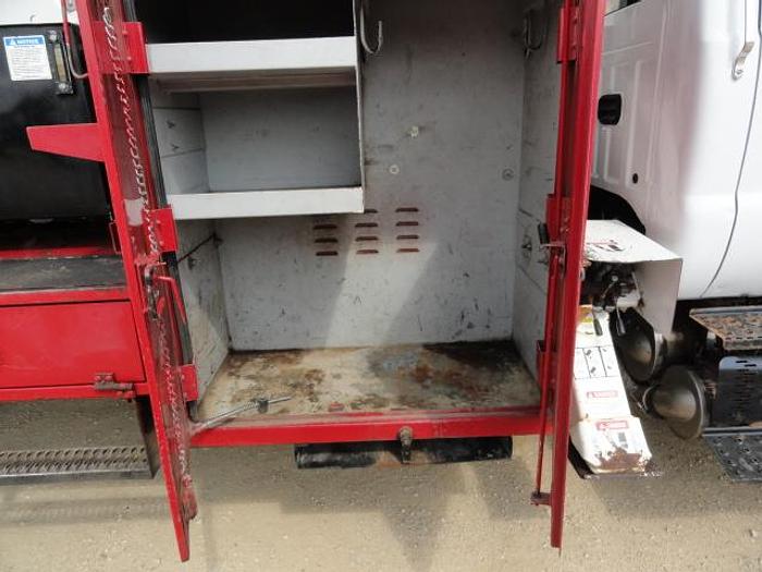 Used 2011 versalift V0270E
