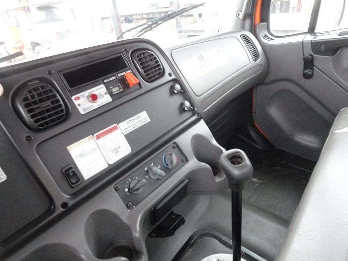 Used 2011 Freightliner / Altec BUSINESS CLASS M2 106 / LRV -55