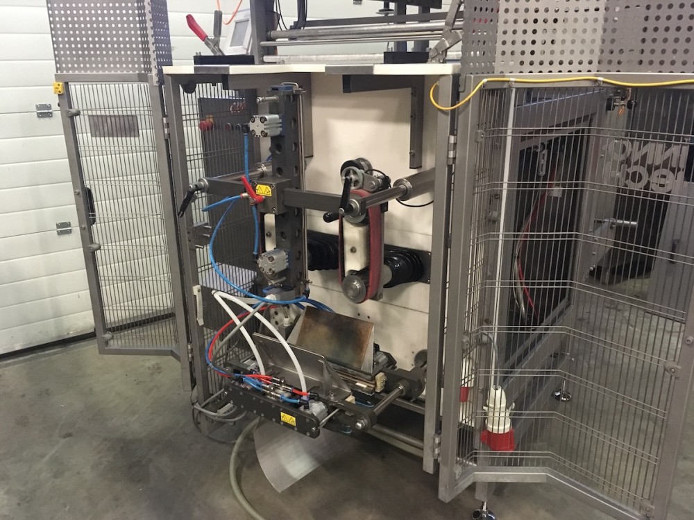 Used Innotech 3200 revo vertical bagging machine