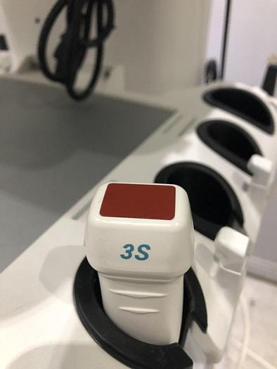 Used GE Vivid i Ultraschallsystem mit Kardio Sonde Software Version 2.1.16 auf GE Vivid i Trolley