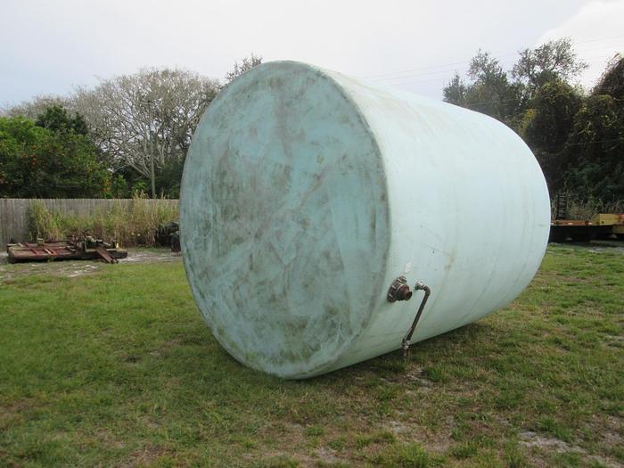 Used 6000 Gallon Vertical Poly Tank