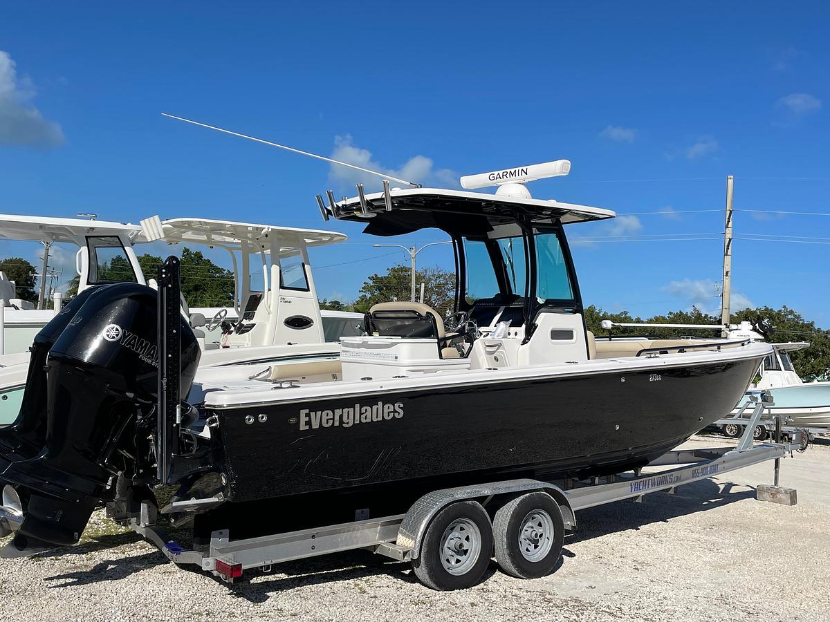 Used 2020 Everglades 273 Center Console