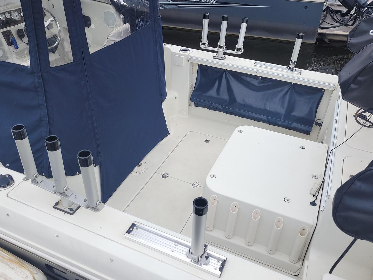 Used 2003 Caravelle Sea Hawk 230 Walk Around OB