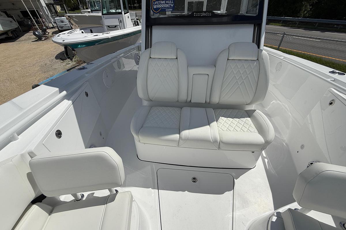 2026 Everglades 335 Center Console