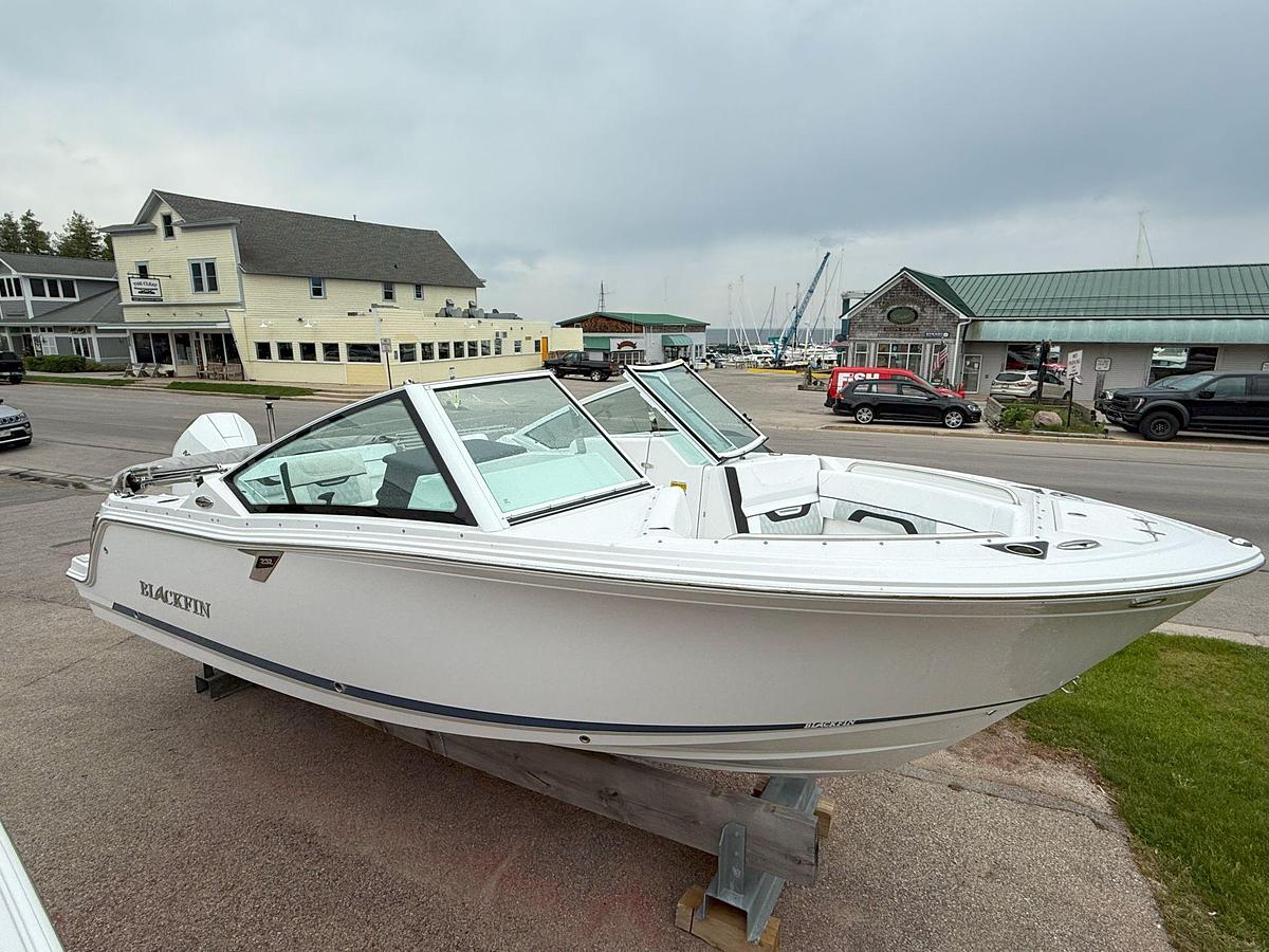 2026 Blackfin 232 DC