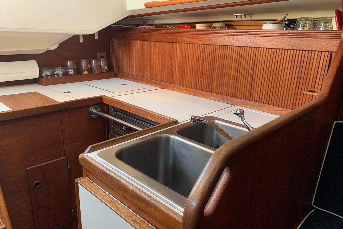 Used 1986 Sabre 34 MK II