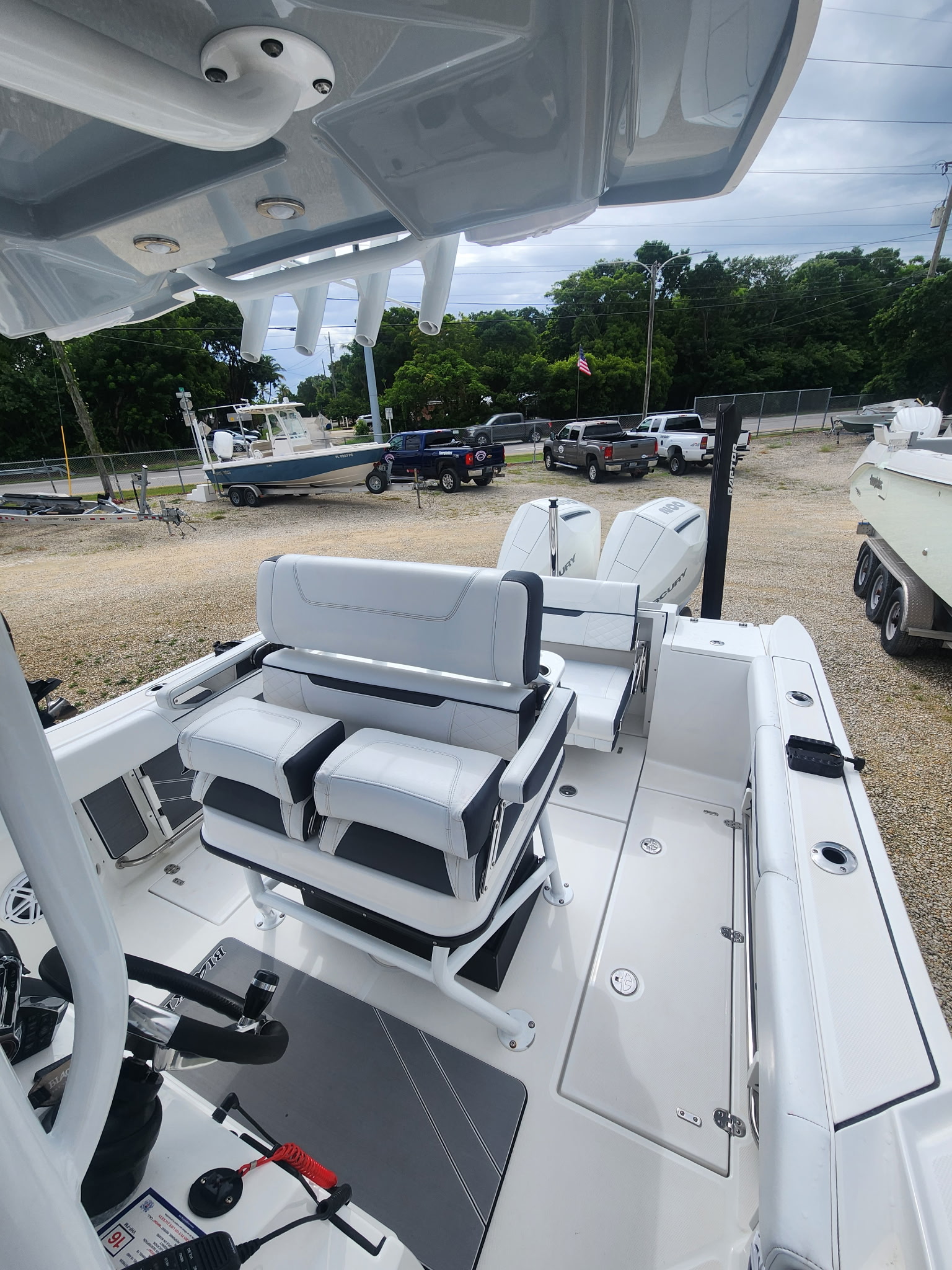 Used 2022 Blackfin 252 CC