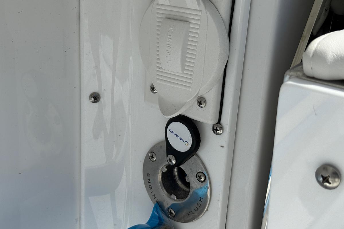 2026 Everglades 335 Center Console