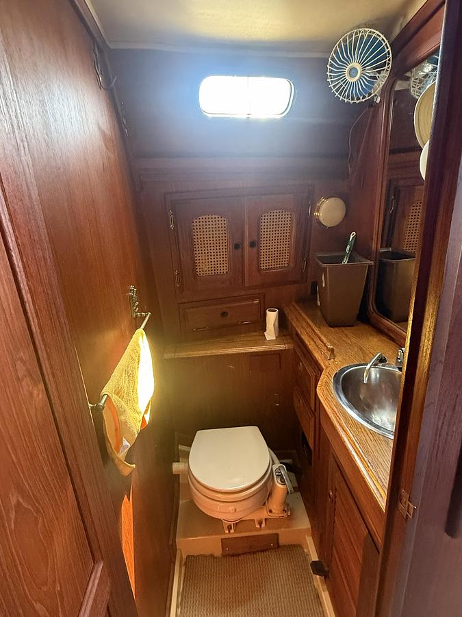 Used 1977 Islander 32