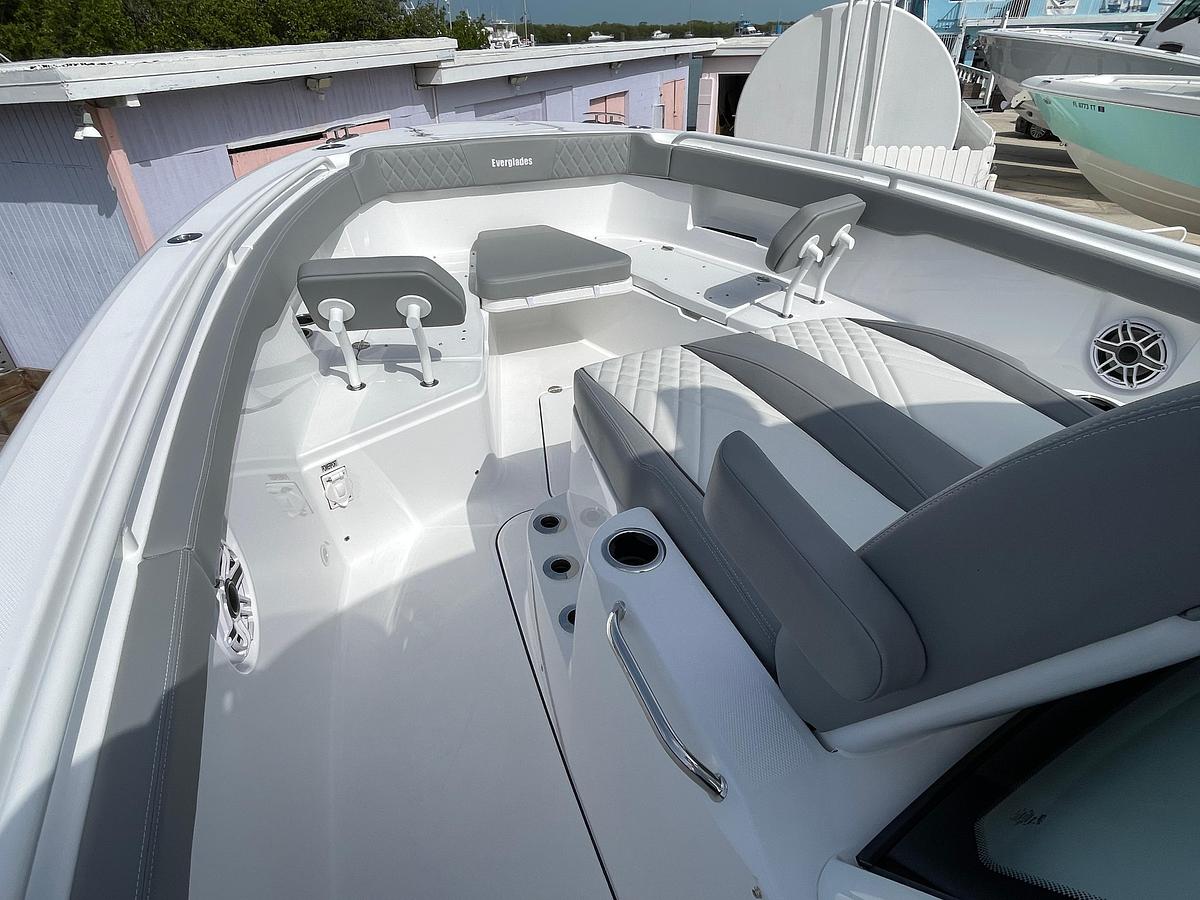 2026 Everglades 375 Center Console
