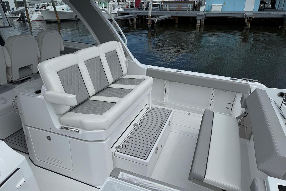 2026 Everglades 367CX