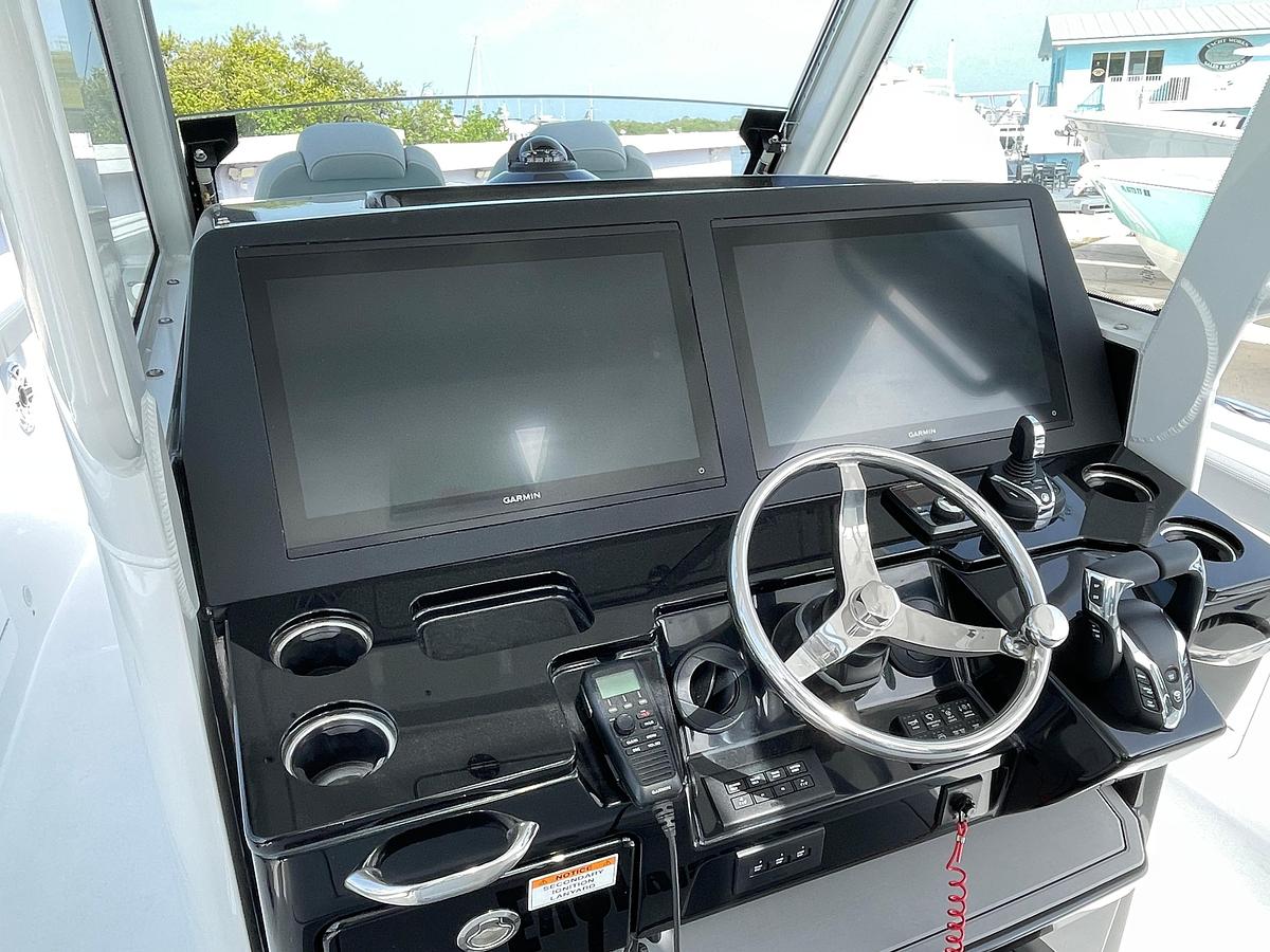 2026 Everglades 375 Center Console