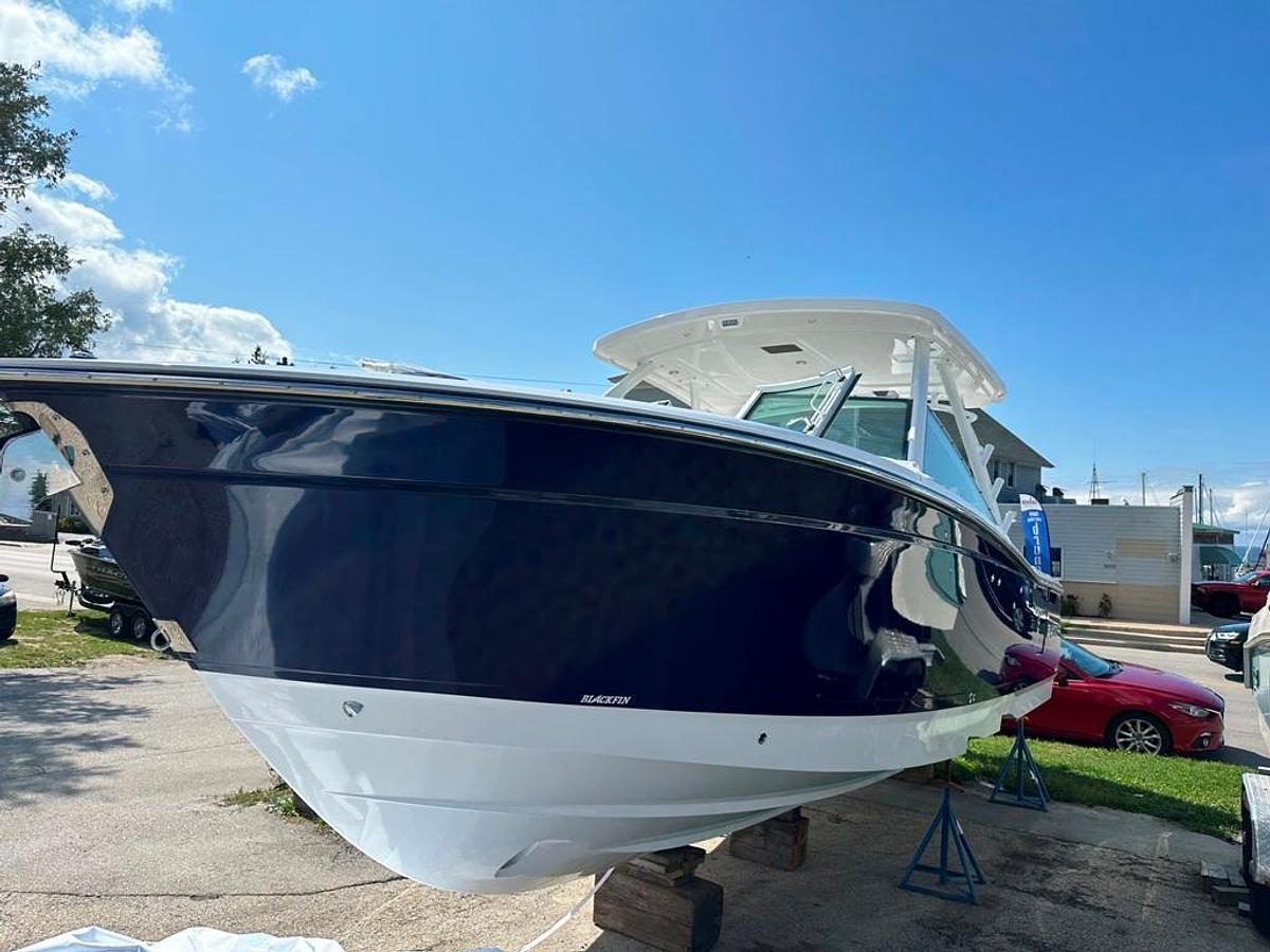 Used 2024 Blackfin 302 DC