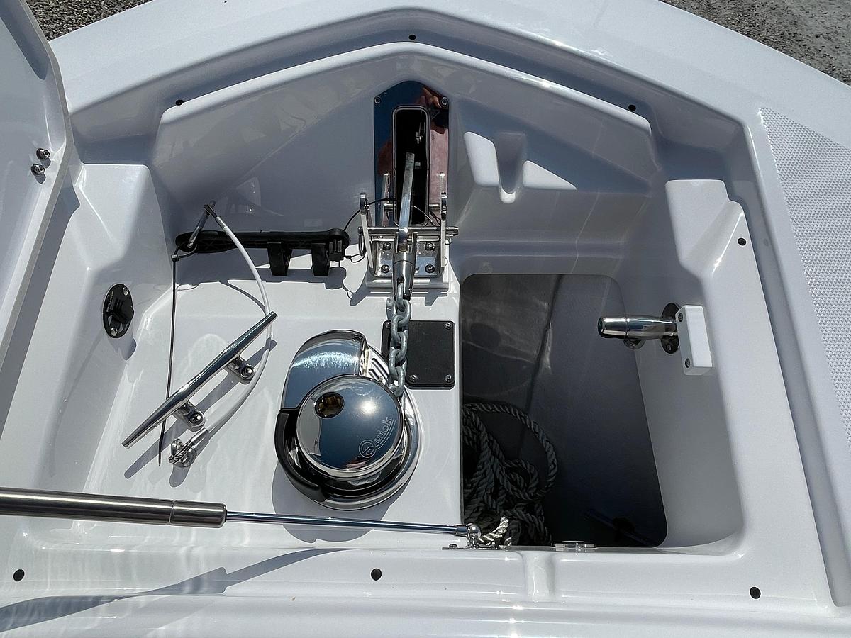 2025 Blackfin 272 CC