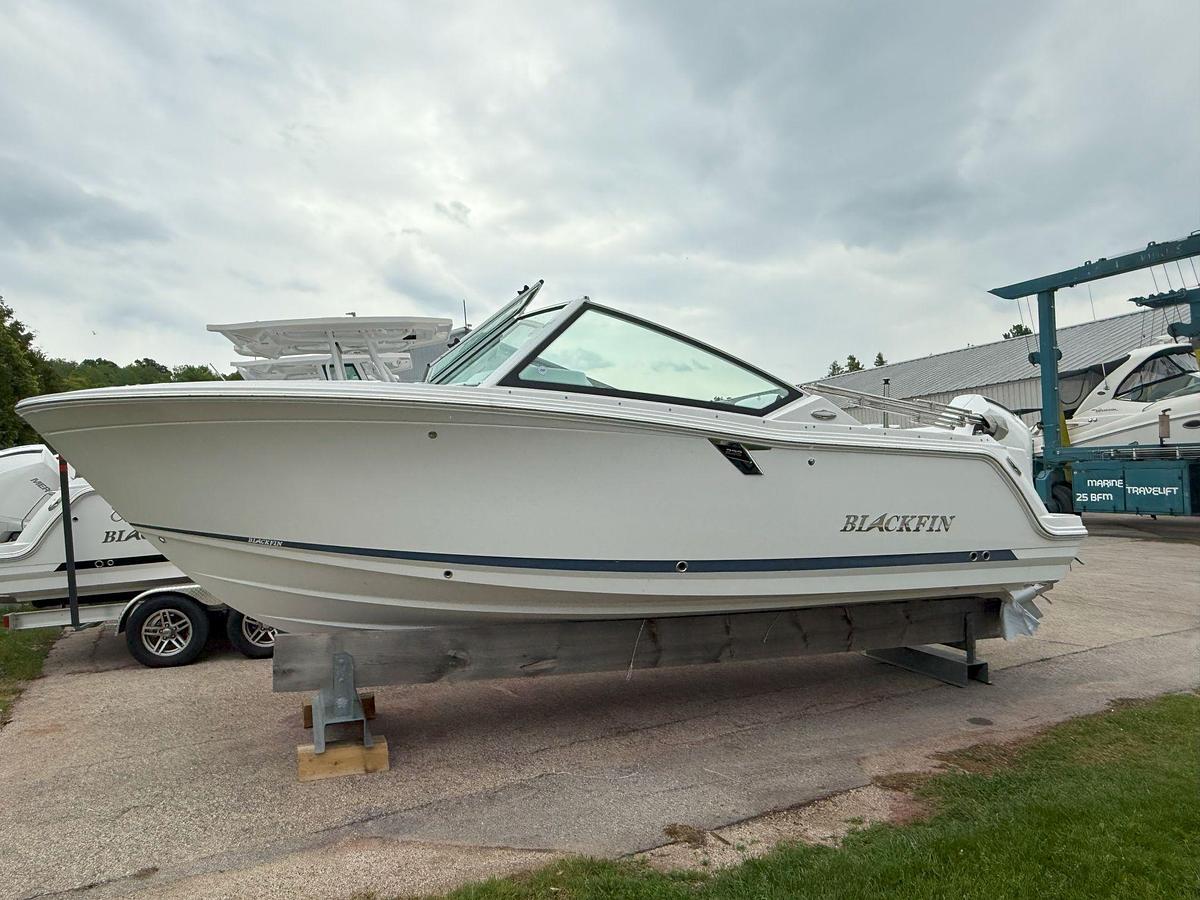 2026 Blackfin 232 DC