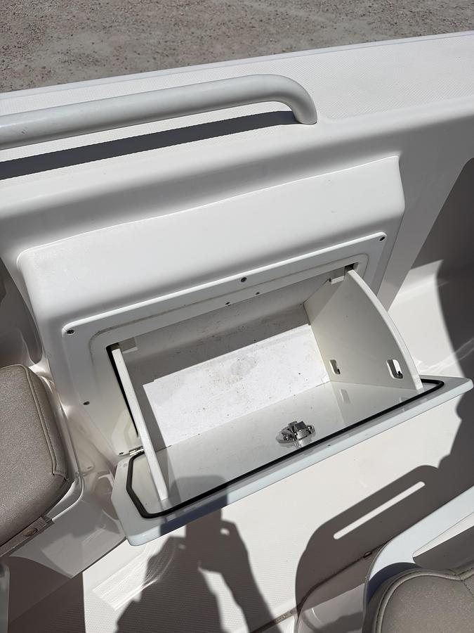 Used 2014 Everglades 243 Center Console