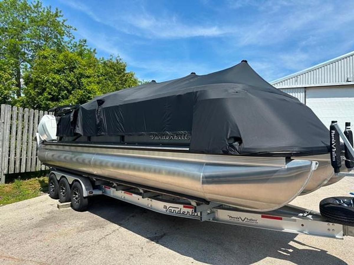 2024 Vanderbilt 700 T