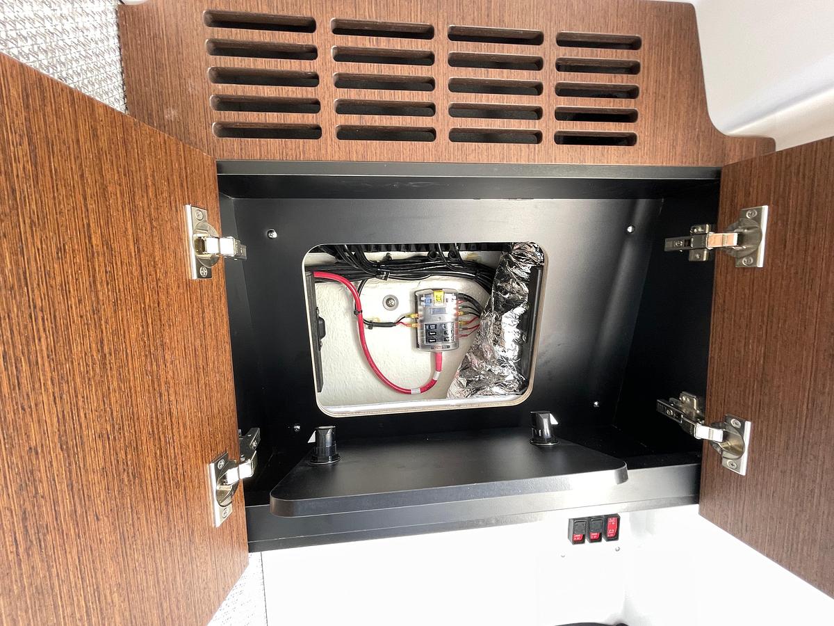 2026 Everglades 375 Center Console