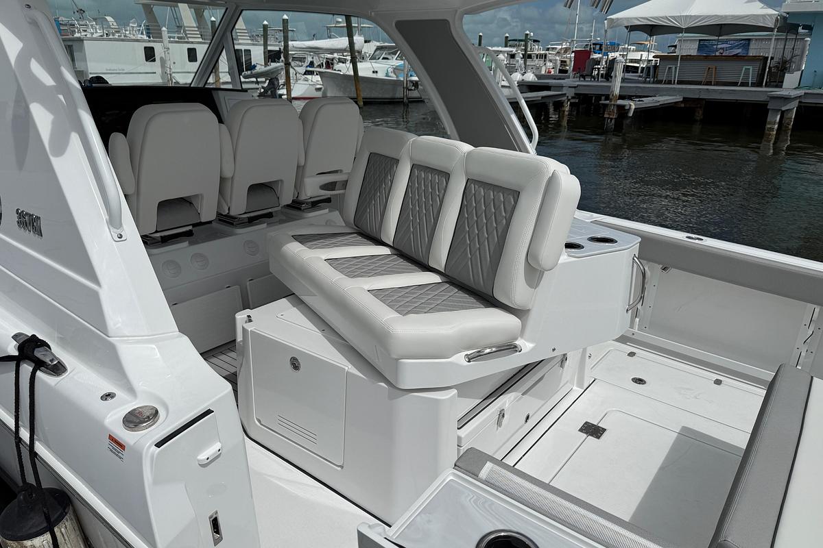 2026 Everglades 367CX