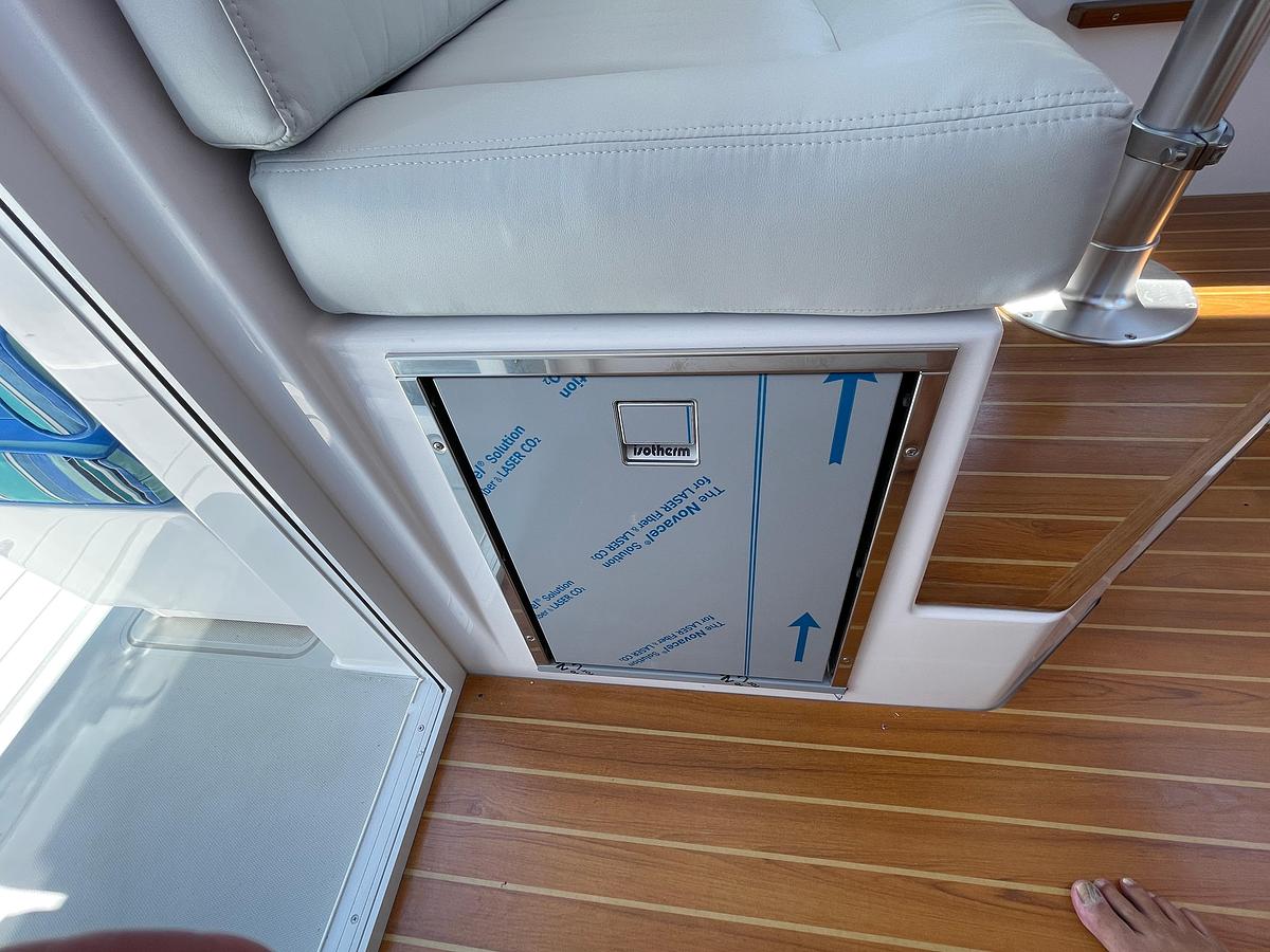 2025 True North 34 Outboard Express