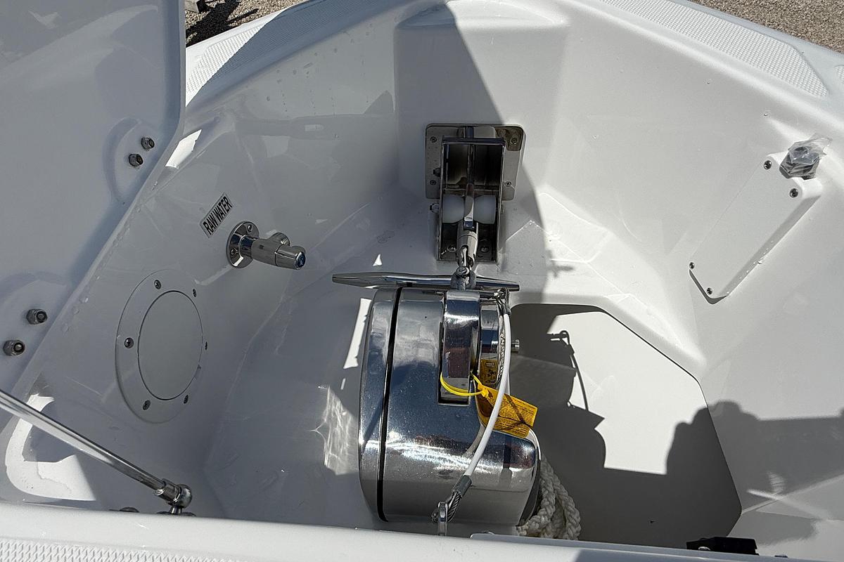 2026 Everglades 335 Center Console