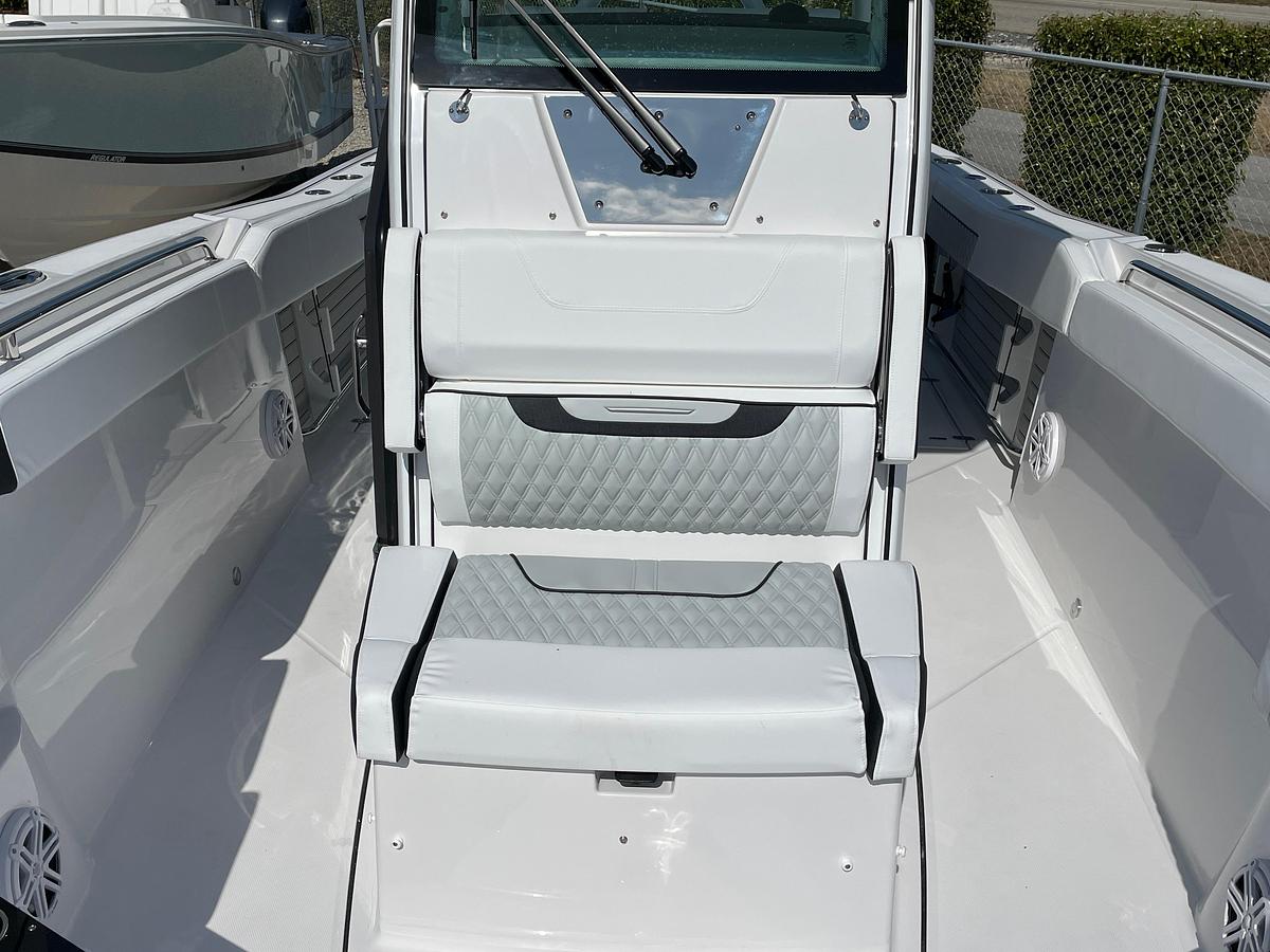 2025 Blackfin 272 CC