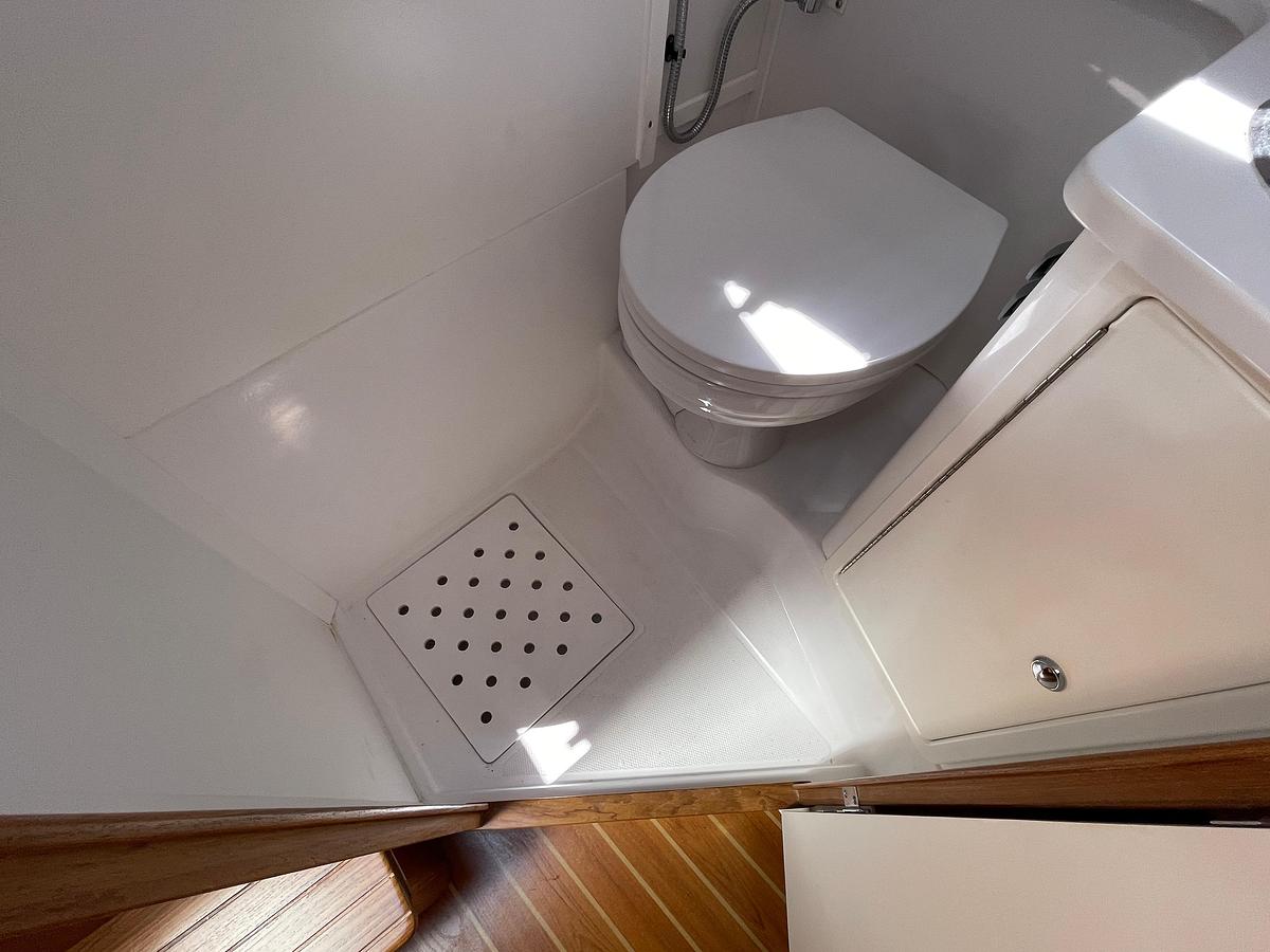 2025 True North 34 Outboard Express