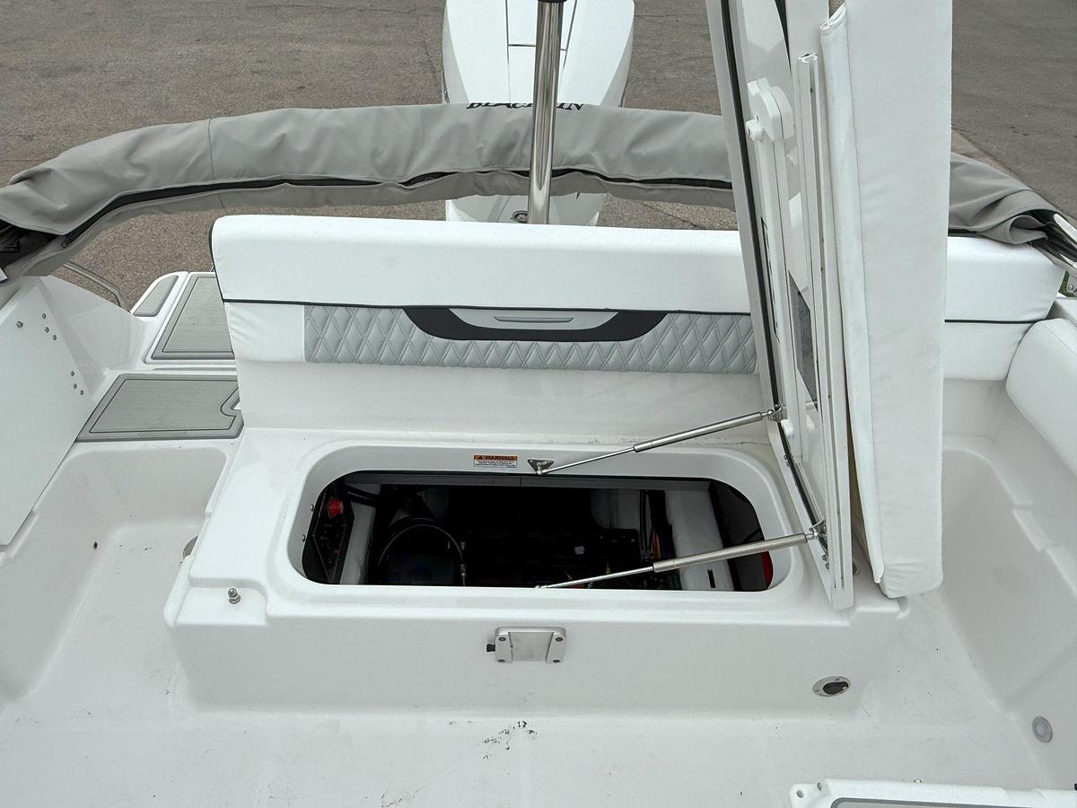 2026 Blackfin 232 DC