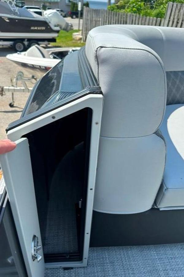 2024 Vanderbilt 700 T