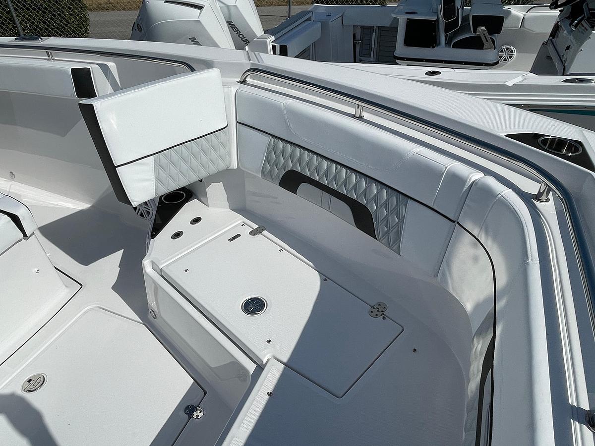 2025 Blackfin 272 CC