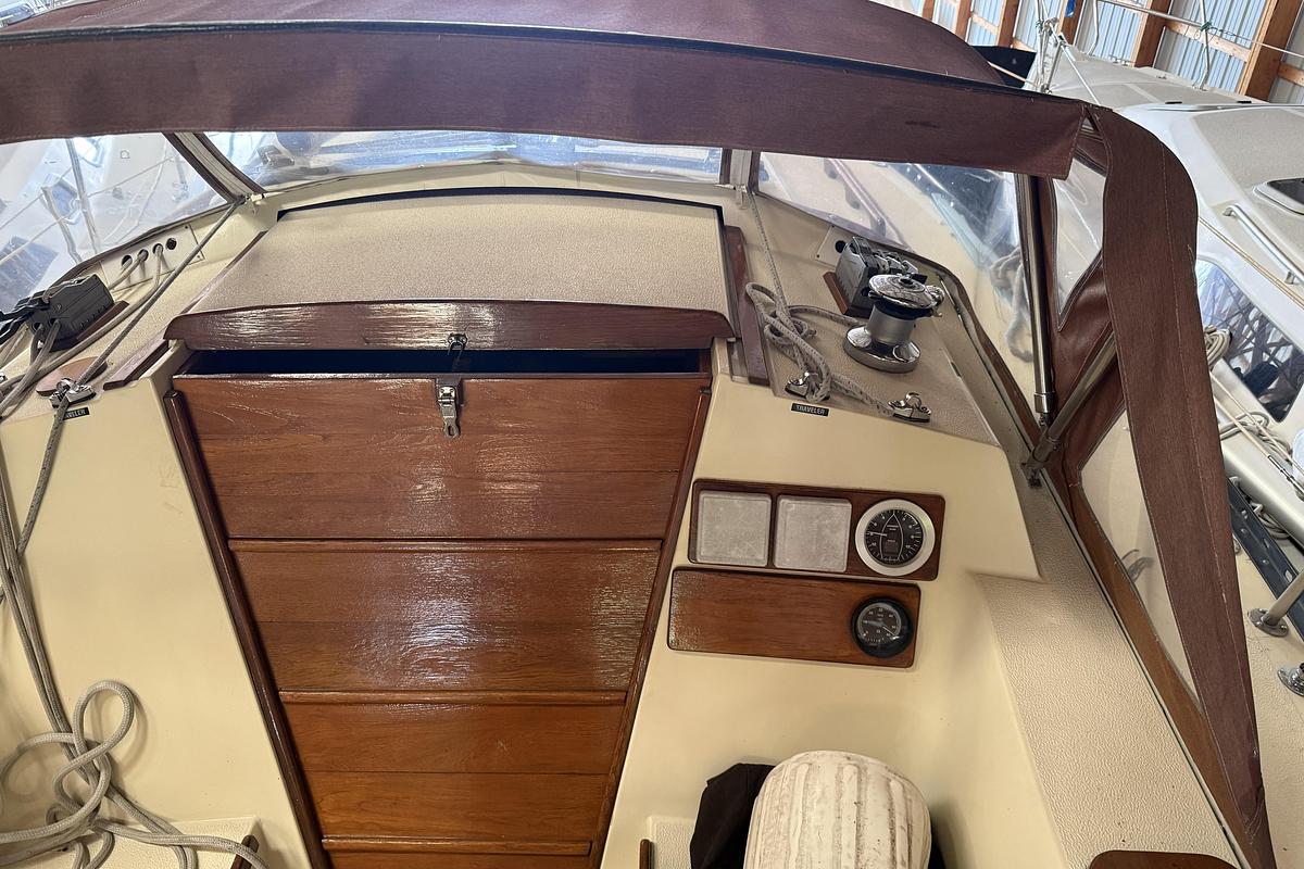 Used 1977 Islander 32