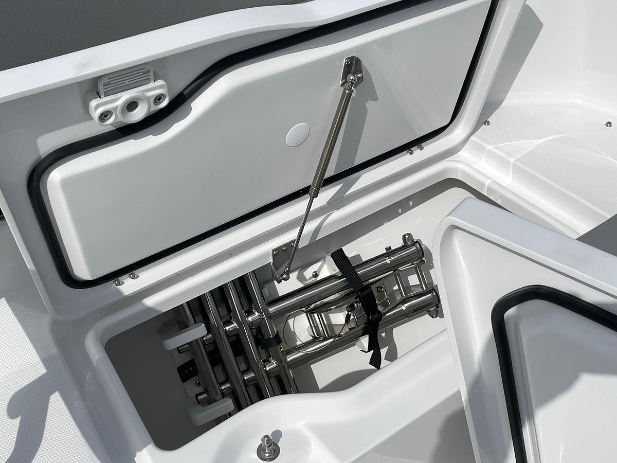 2026 Everglades 375 Center Console
