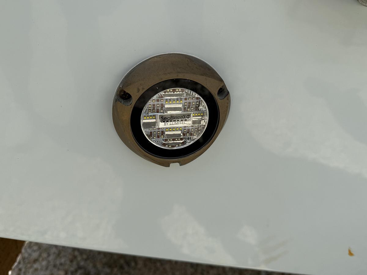 Used 2027 Everglades 315 Center Console
