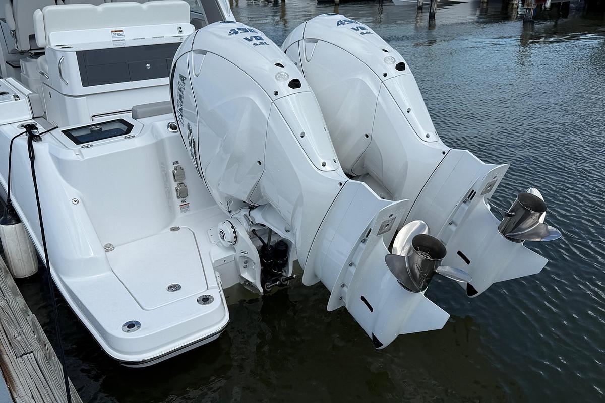 2026 Everglades 367CX