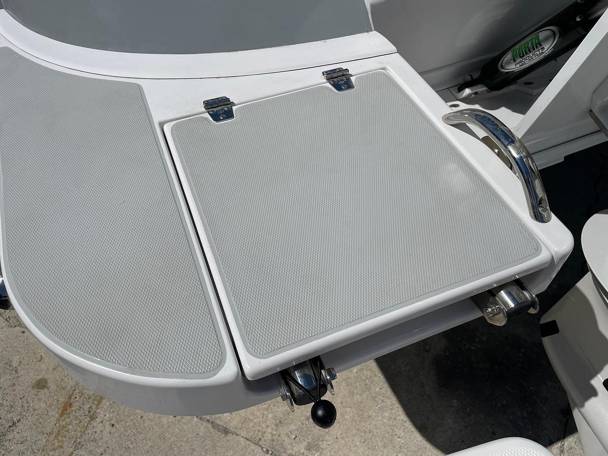 2025 True North 34 Outboard Express
