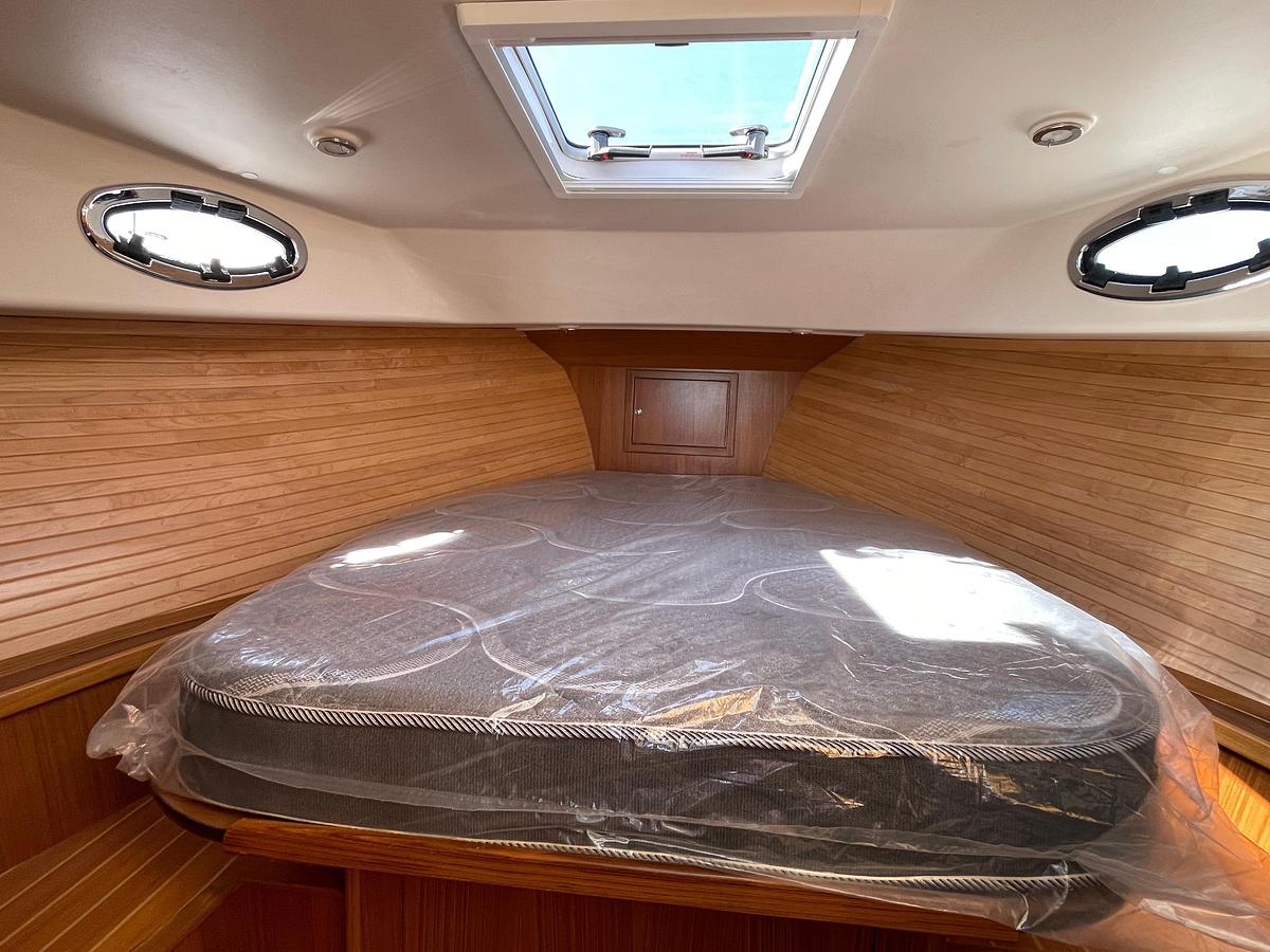 2025 True North 34 Outboard Express