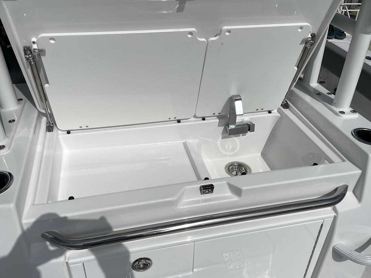 2026 Everglades 375 Center Console