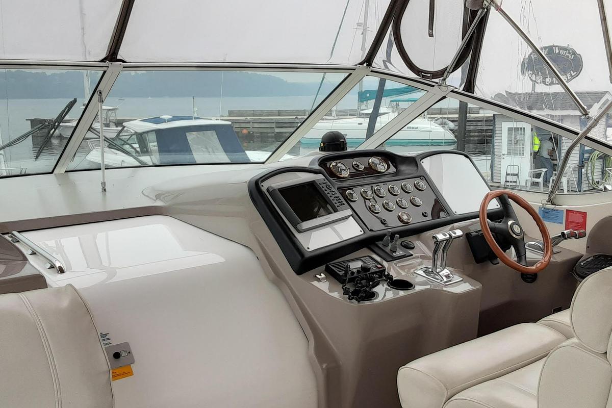 Used 2003 Cruisers Yachts 4050 Express