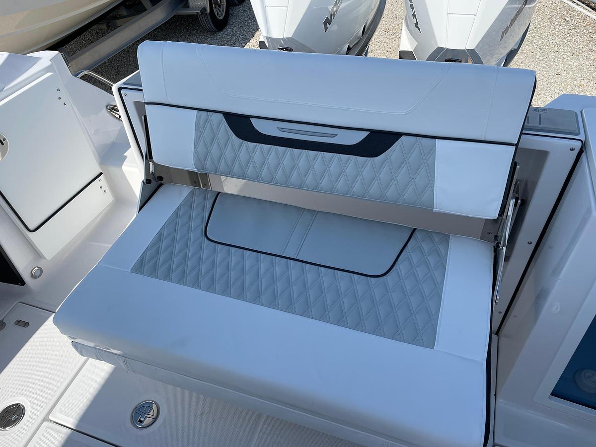 2025 Blackfin 272 CC