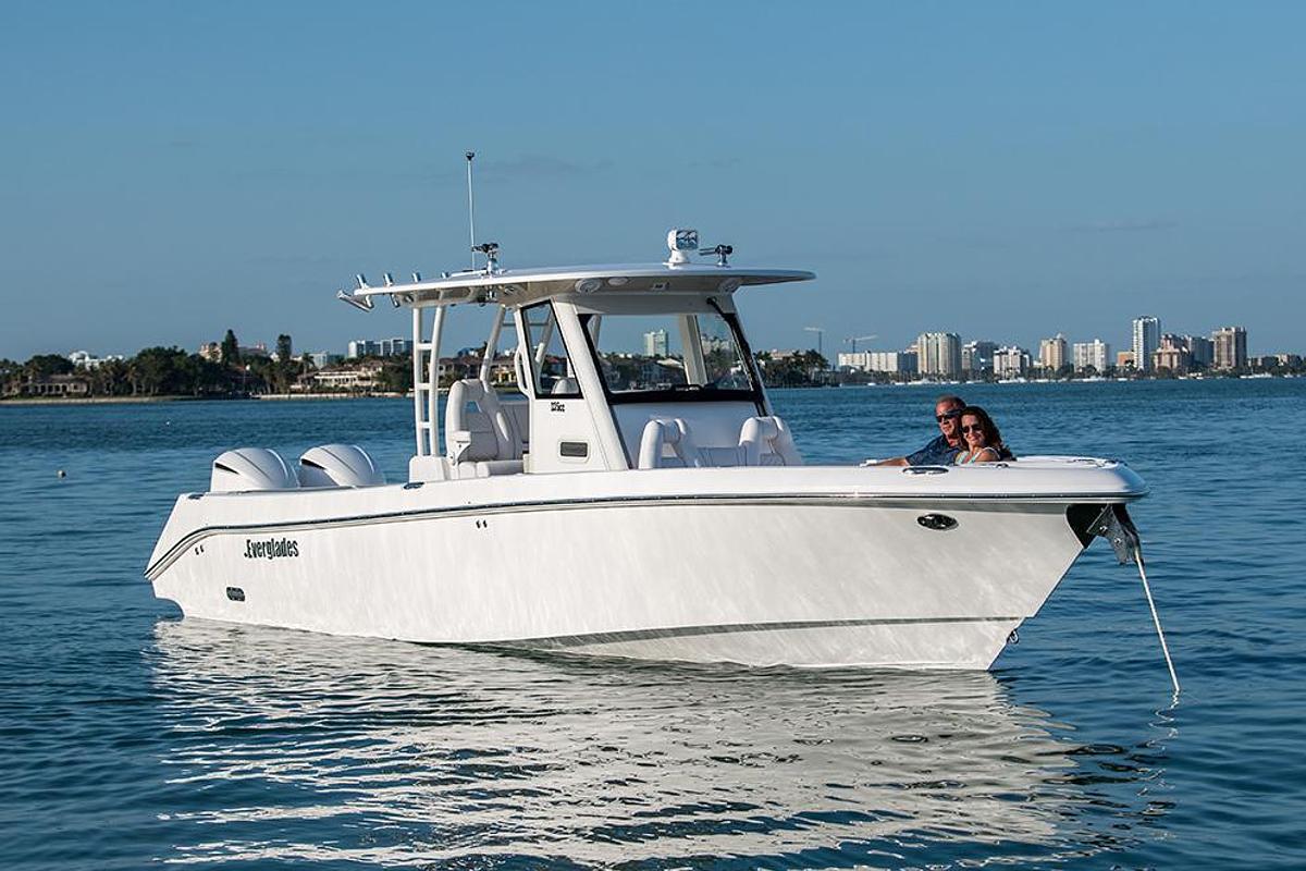 2026 Everglades 335 Center Console