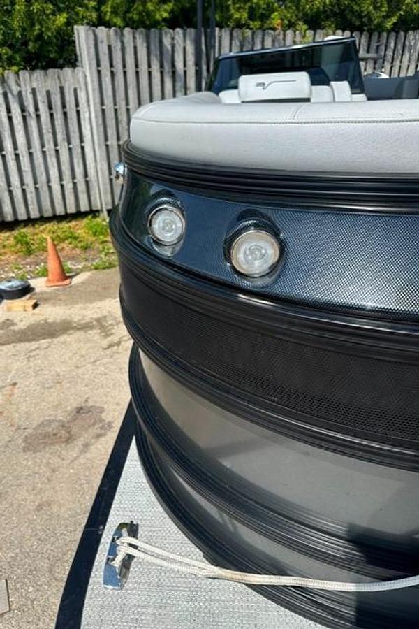 2024 Vanderbilt 700 T