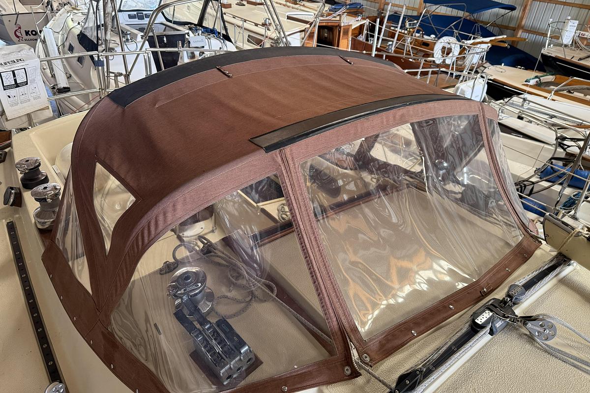 Used 1977 Islander 32