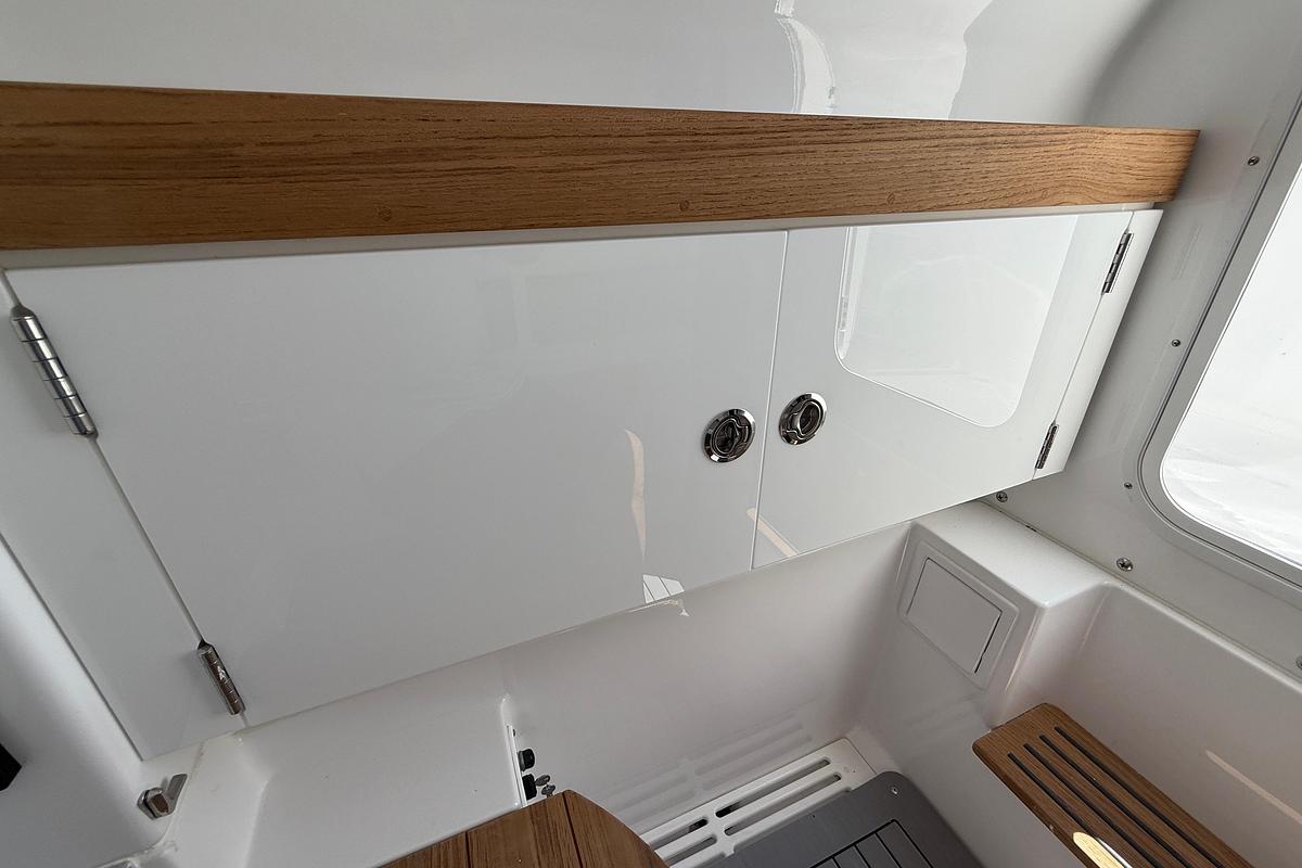 2026 Everglades 335 Center Console