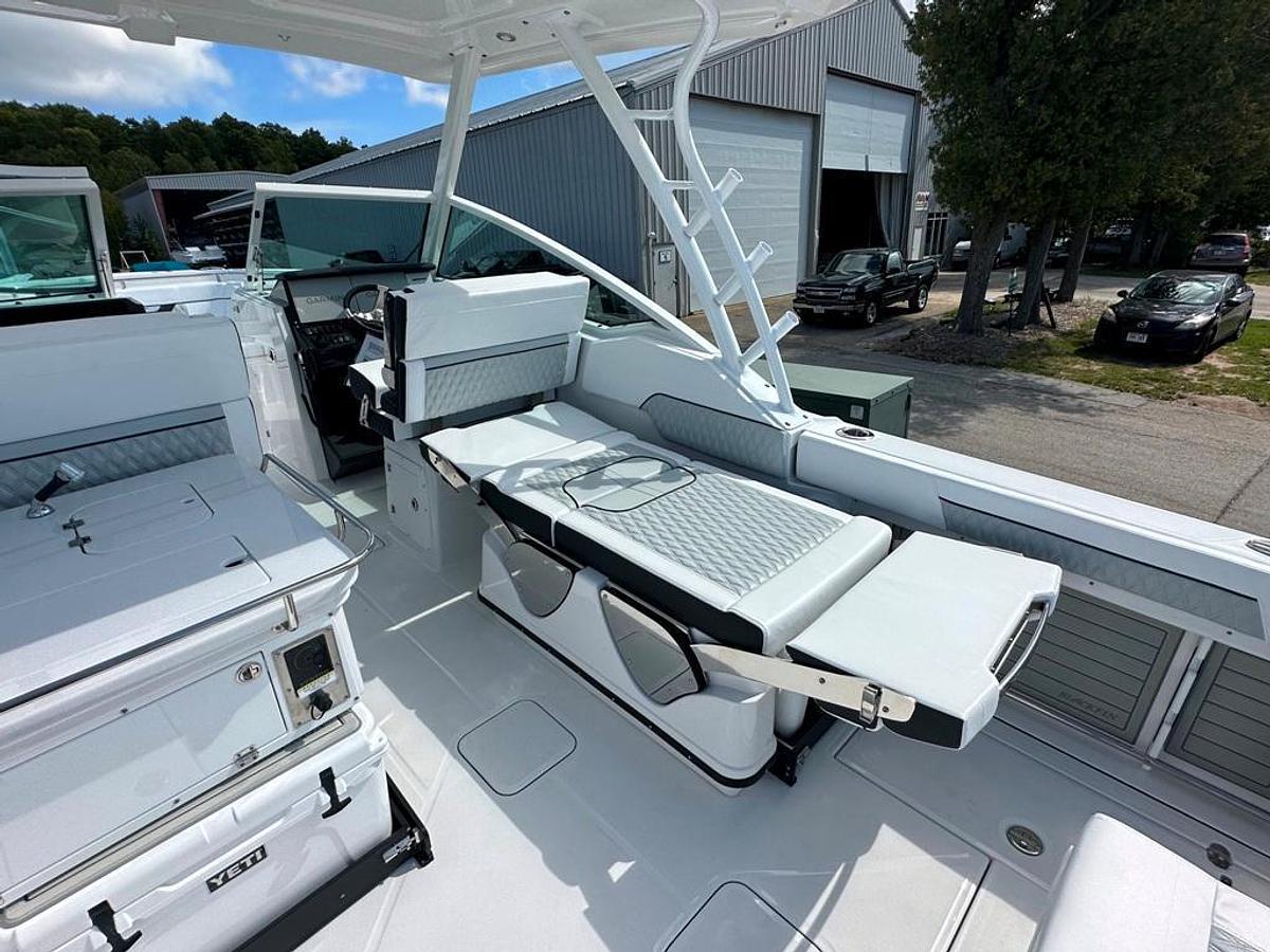Used 2024 Blackfin 302 DC