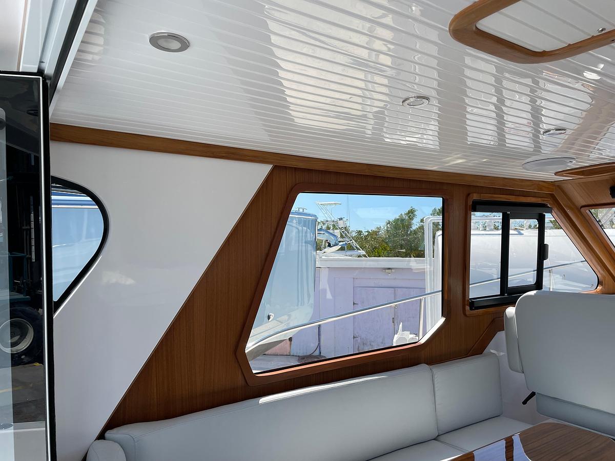2025 True North 34 Outboard Express