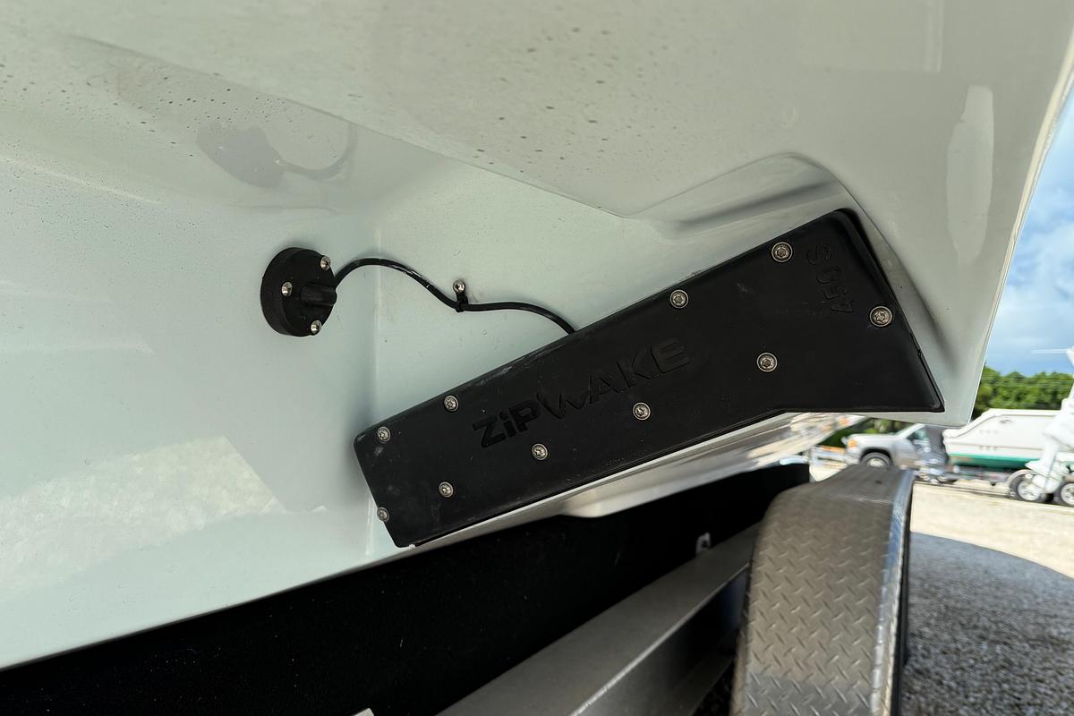 2026 Everglades 335 Center Console