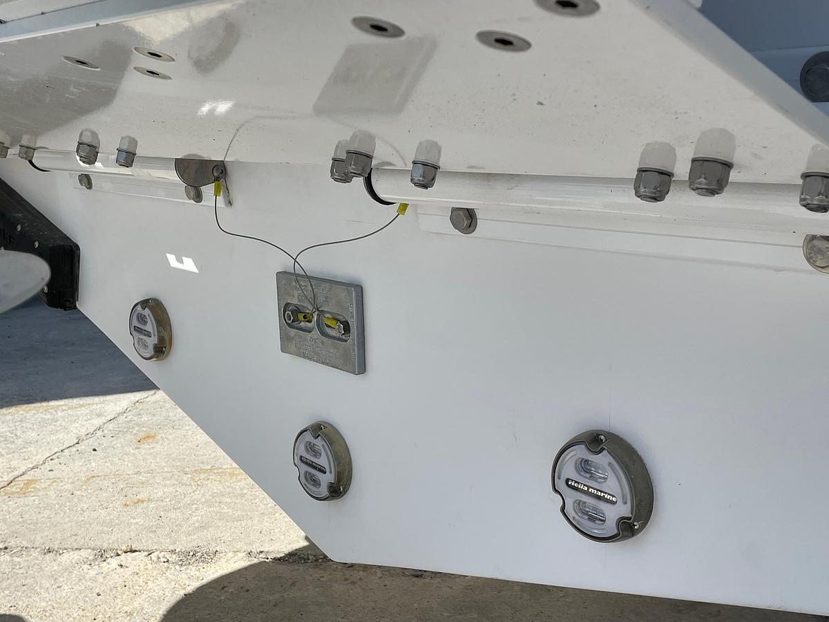 2025 True North 34 Outboard Express