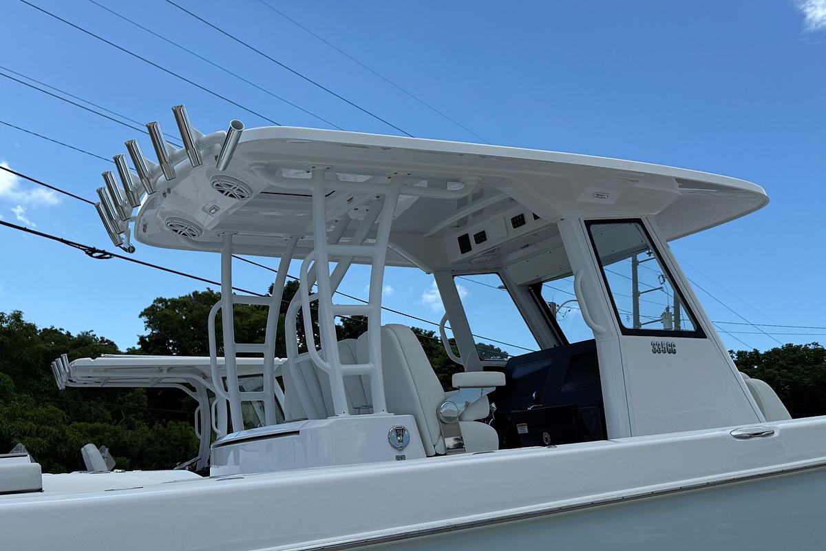 2026 Everglades 335 Center Console
