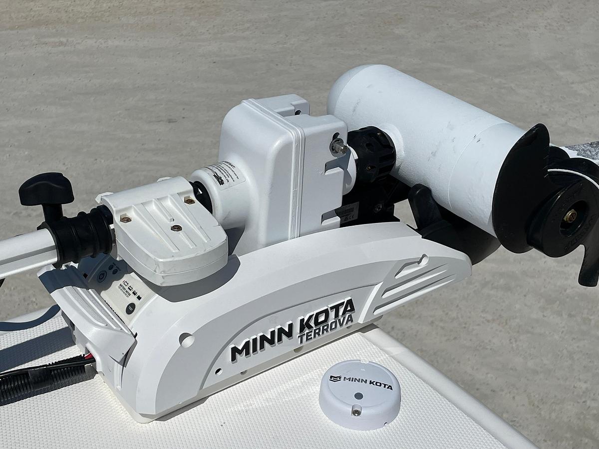 Used 2020 Everglades 273 Center Console