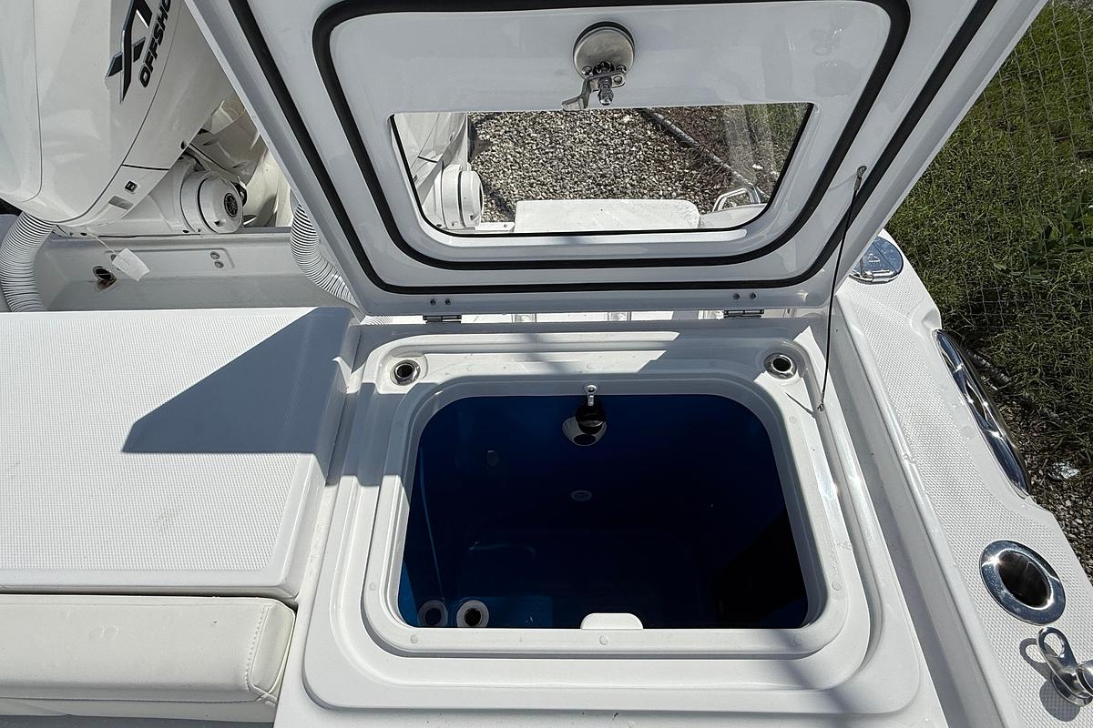 2026 Everglades 335 Center Console